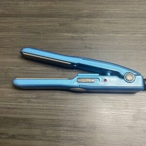 BaBylissPRO Nano Titanium Mini Straightening Iron 1/2 Inch Blue BABNT3050